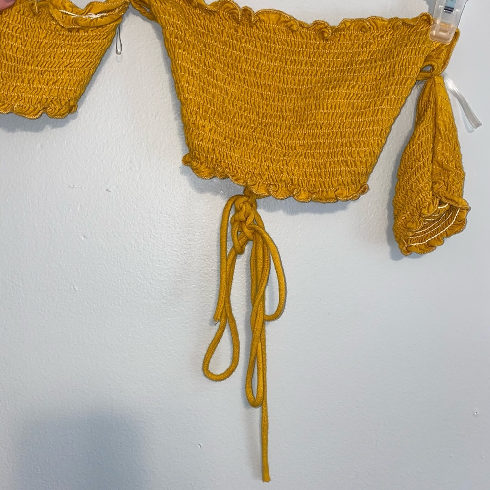 Mustard yellow crop top with short sleeves